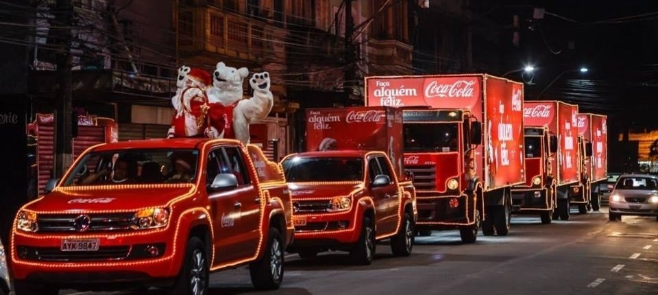 Caravana Iluminada de Natal da Coca-Cola passa por BH