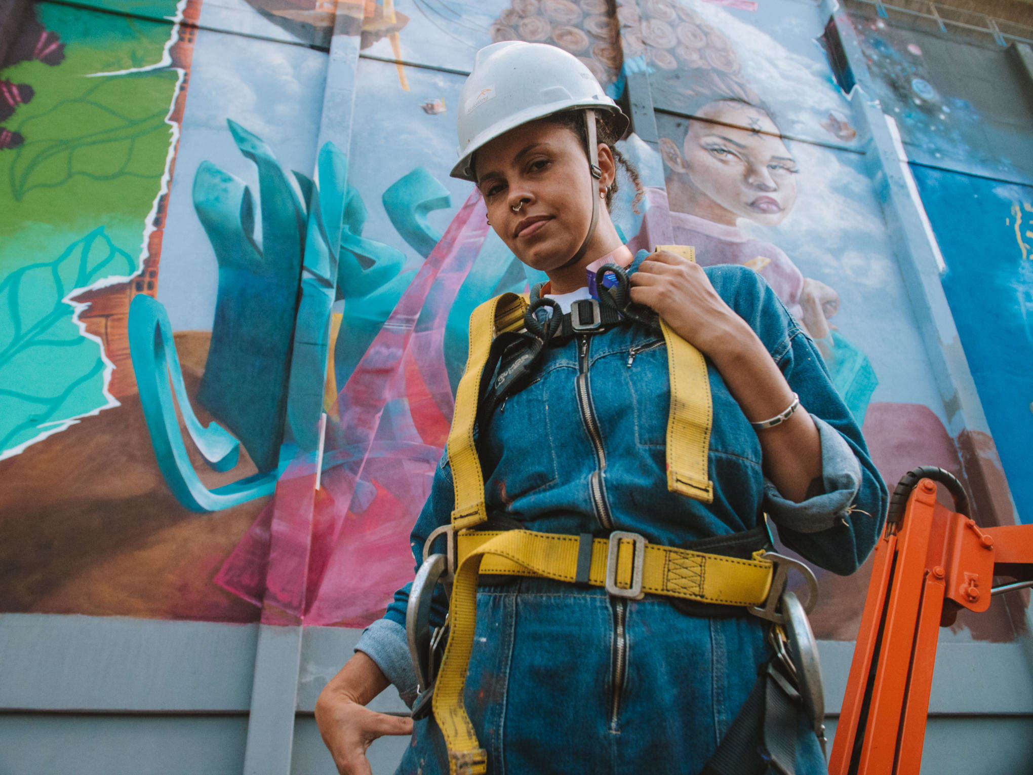 Projeto de democratização da arte de rua reuniu 14 artistas para pintar 2.000m² de muro e transformar o cotidiano de João Monlevade